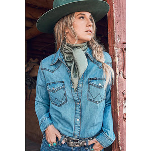 Wrangler Womens Classic Fit Denim Shirt