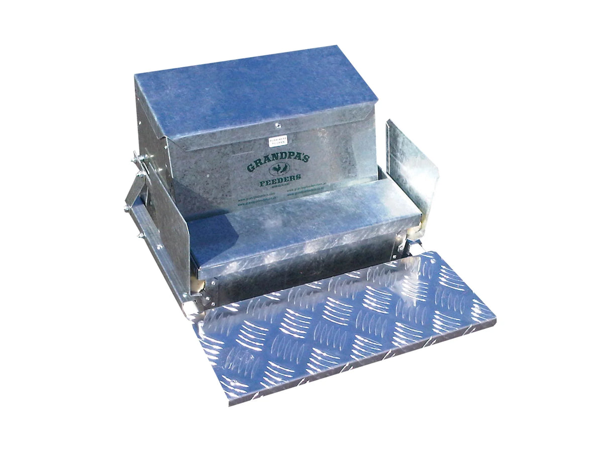 Grandpas Feeders Automatic Chook Feeder