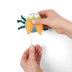 Kazoo Buzzing Bug Cat Toy