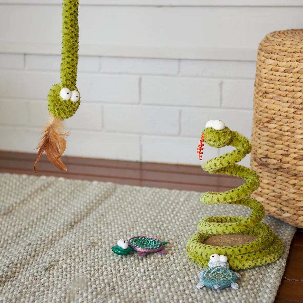 Kazoo Topsy Turtle Cat Toy