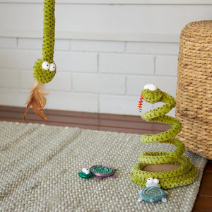 Kazoo Topsy Turtle Cat Toy