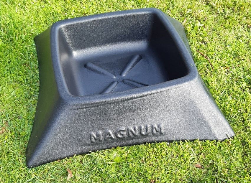 Magnum Paddock Feeder