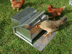 Grandpas Feeders Automatic Chook Feeder