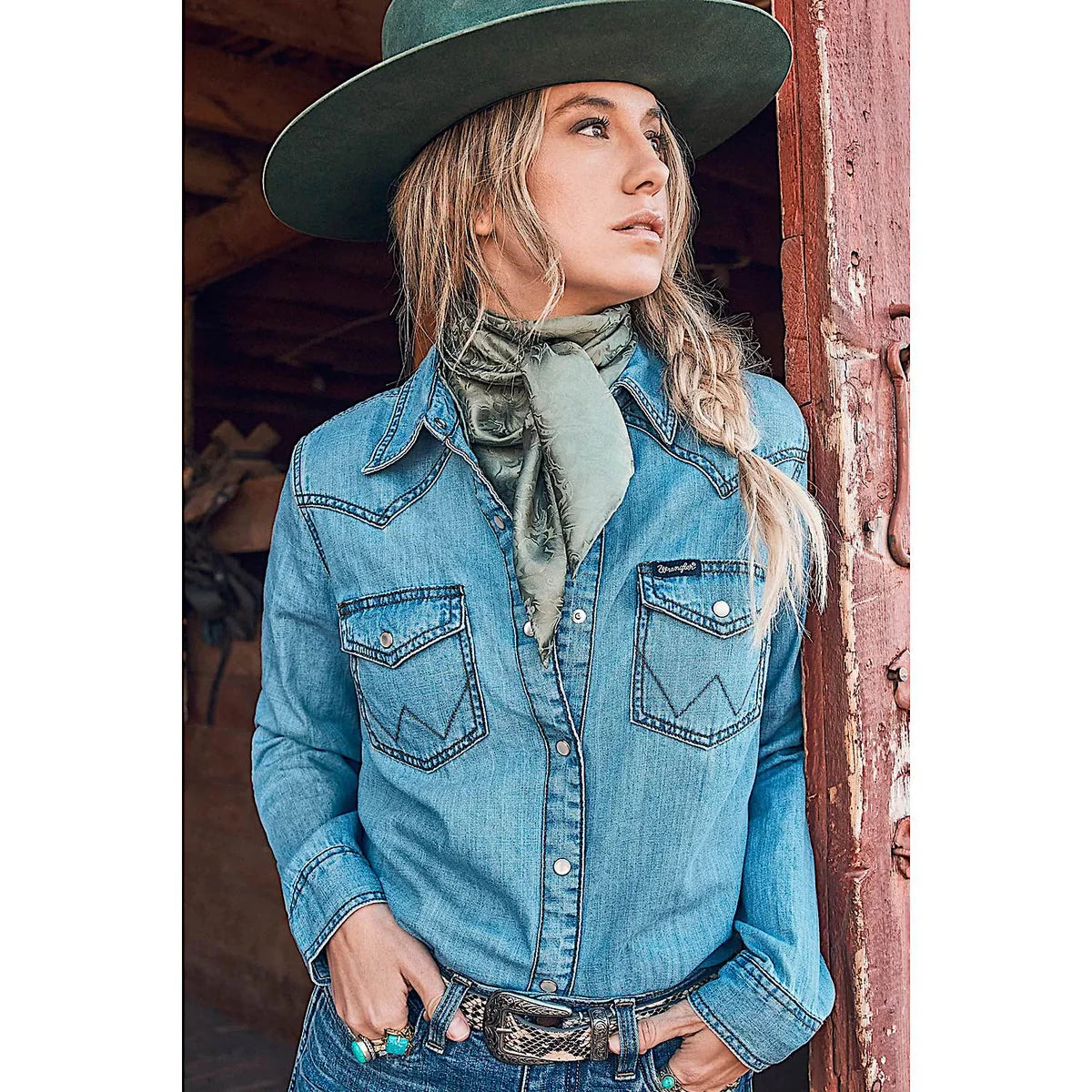 Wrangler Womens Classic Fit Denim Shirt