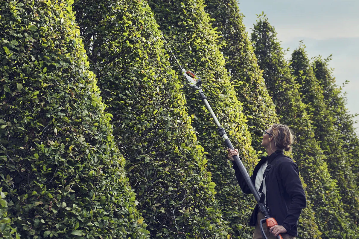 Husqvarna 520iHT4 Telescopic Hedge Trimmer - Skin Only