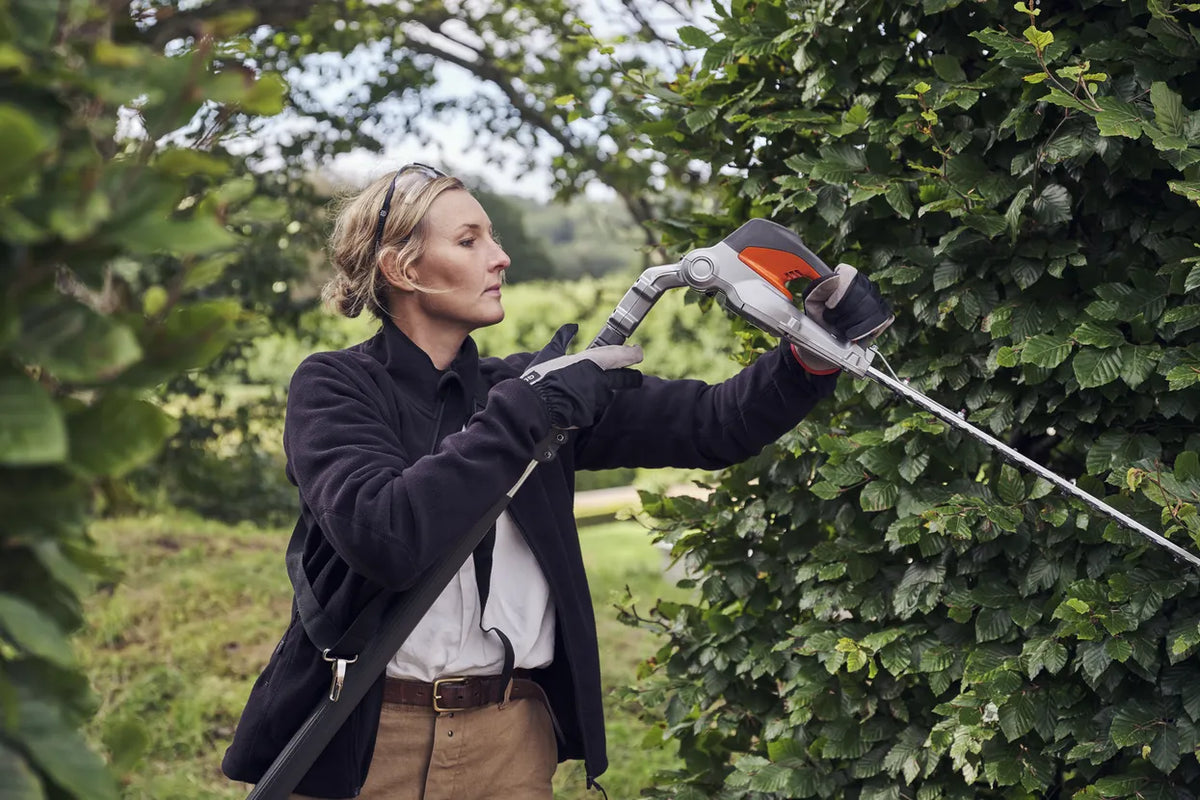 Husqvarna 520iHT4 Telescopic Hedge Trimmer - Skin Only