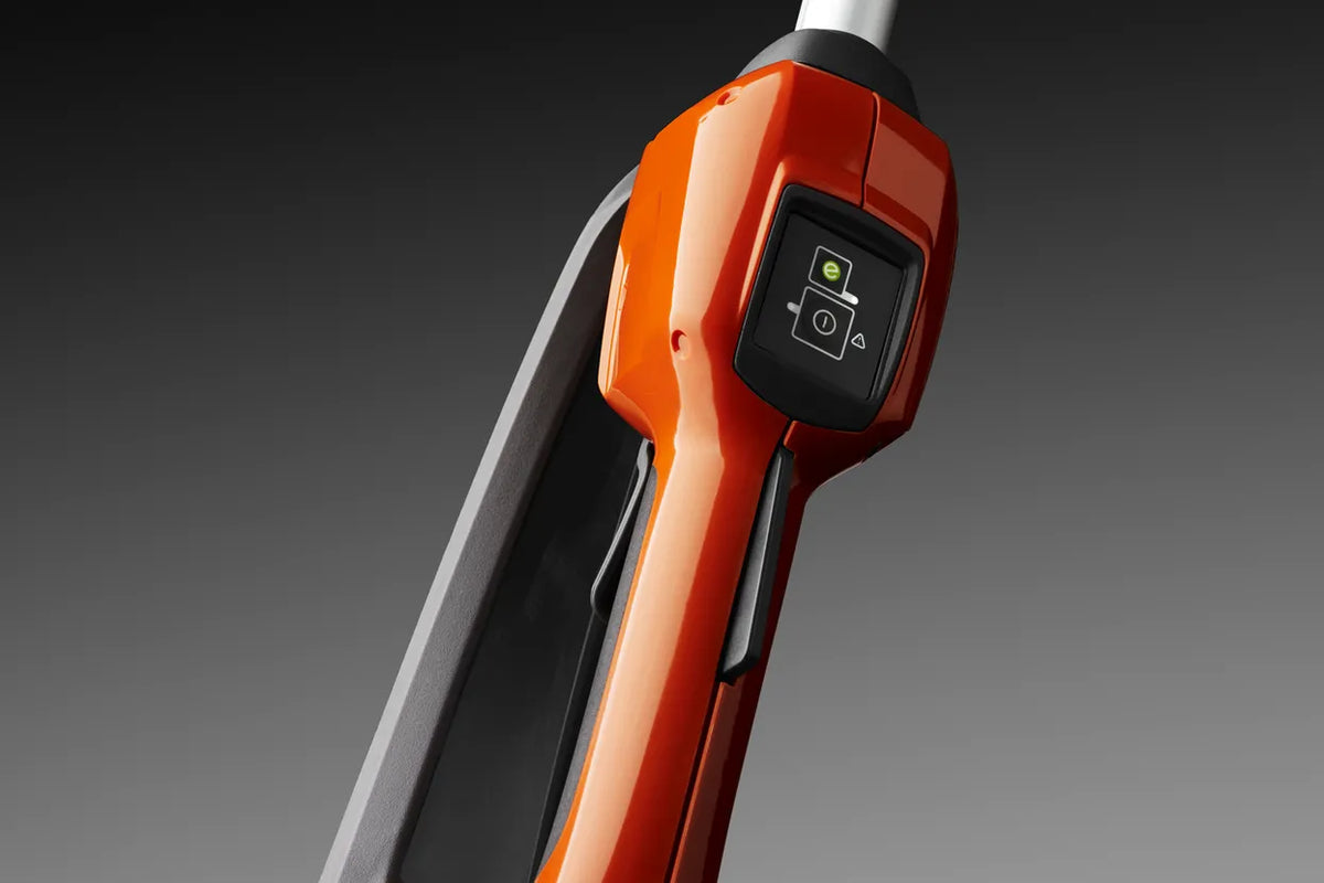 Husqvarna 520iHT4 Telescopic Hedge Trimmer - Skin Only