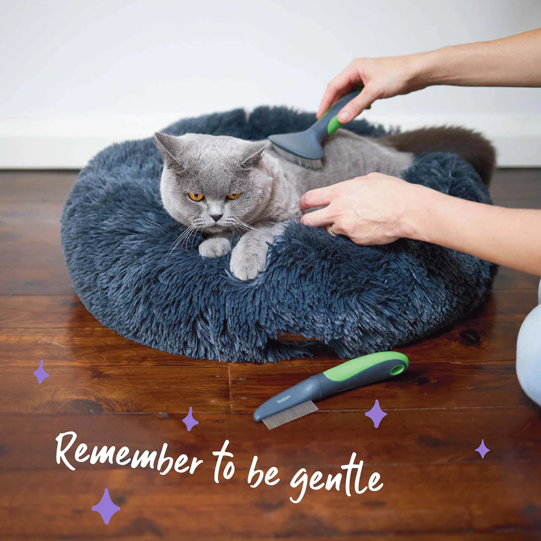 Gentle sales cat brush